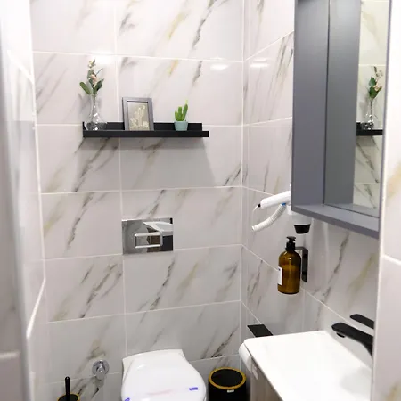 Cactus Lägenhetshotell 3*